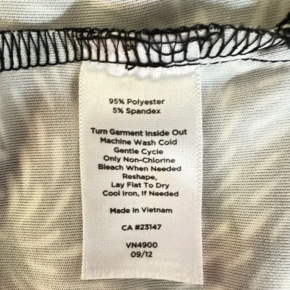 LADIES BLACK & WHITE TOP - Picture 2 of 2